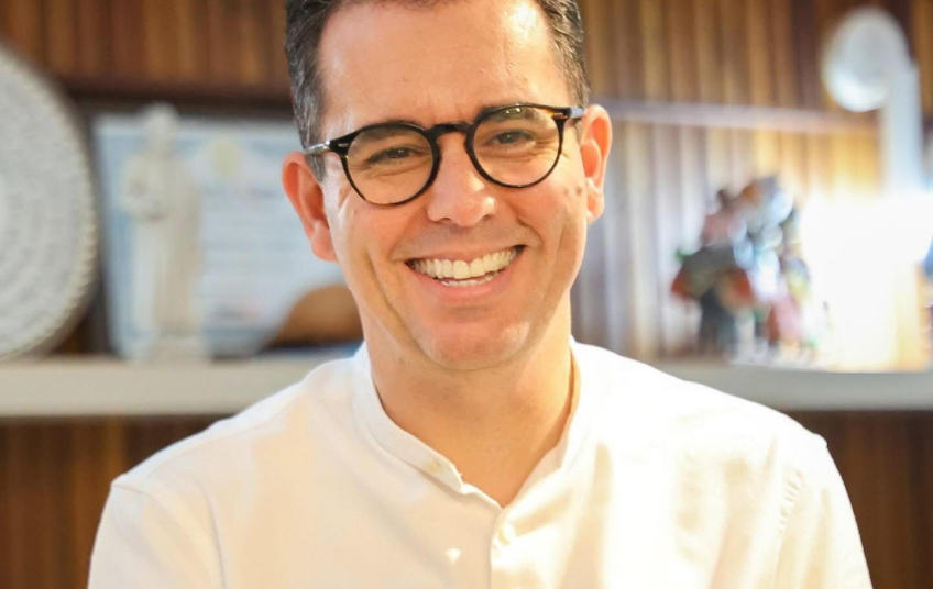 Paulo Serra se consolida como opção de Centro e chega a 7,8% para Governo de SP em nova pesquisa da Paraná